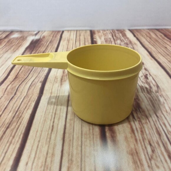Vintage Tupperware Harvest Gold Nesting Measuring Cup 1 CUP Replacement 761-2 - Picture 2 of 10
